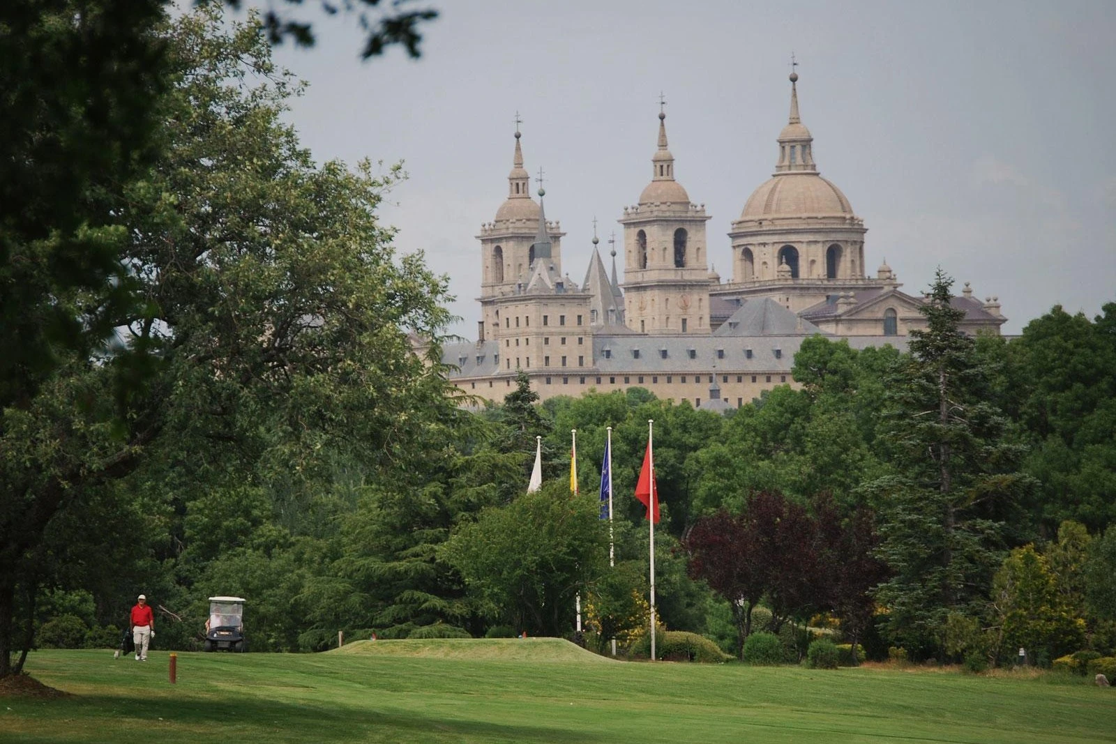 Close to madrid, the Real Club de Golf La Herrería is a prime example of sustainability in golf, blending sport with environmental responsibility. 